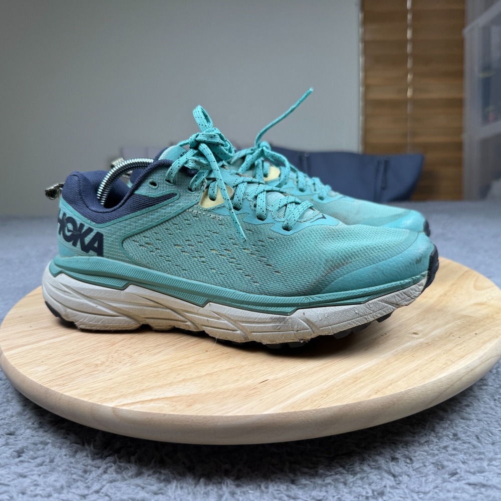 Hoka One One Challenger ATR 6 Running Shoes Womens 8B Sneaker Athletic Comfort